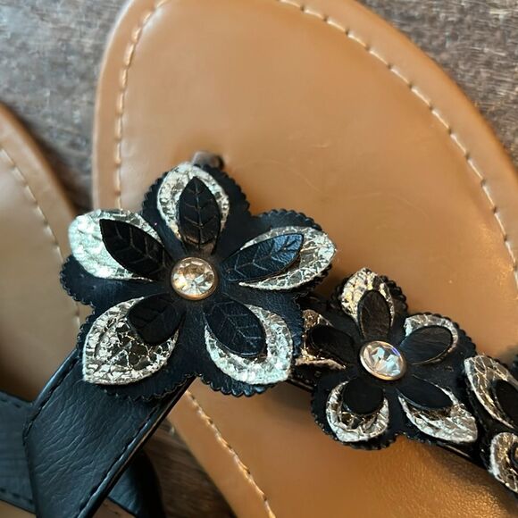 Capelli of New York Women’s Size 7 Sandals - Picture 2 of 4